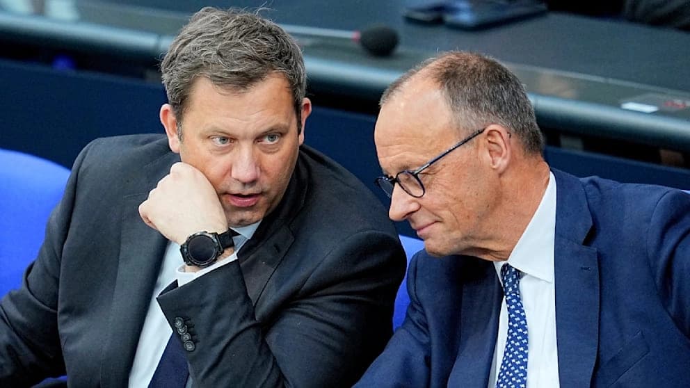 Im Gespräch über tiefgreifende Veränderungen: Finanzminister Lars Klingbeil (48, SPD) und Kanzler Friedrich Merz (70, CDU)