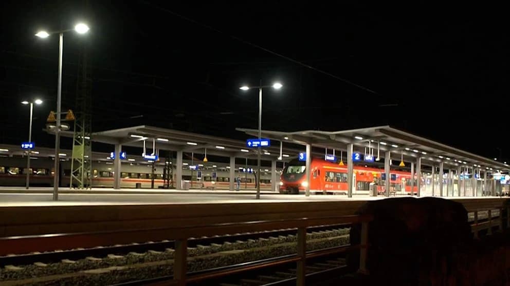 Polizeibekannter Syrer attackiert 15-Jährige im Zug-WC