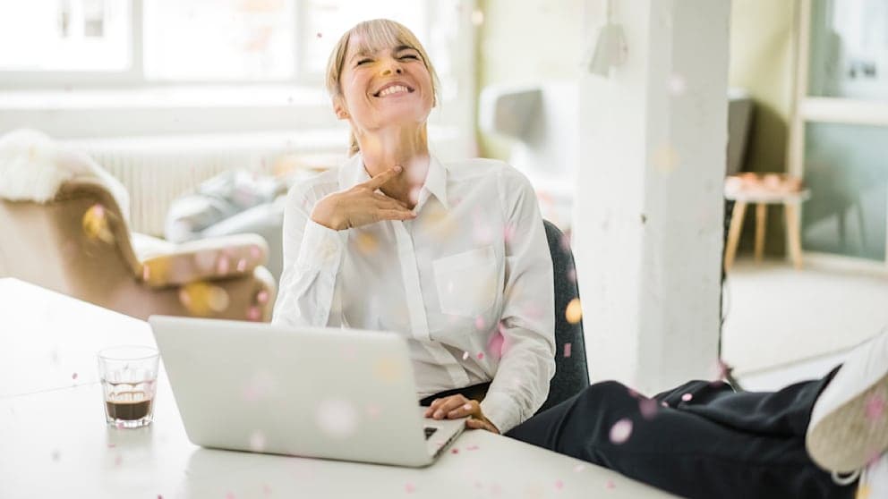 Nur liegen bleiben darf die Arbeit nicht, denn die Pause im Homeoffice ist privat geschützt.