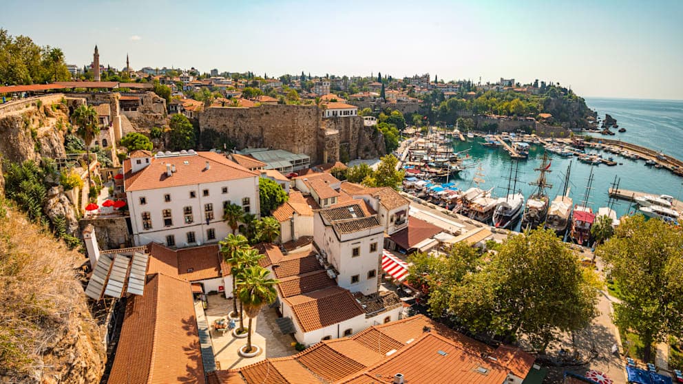 In der malerischen Altstadt von Antalya hatte Arthur S. das Haus erworben, in dem man jetzt seinen Leichnam fand.