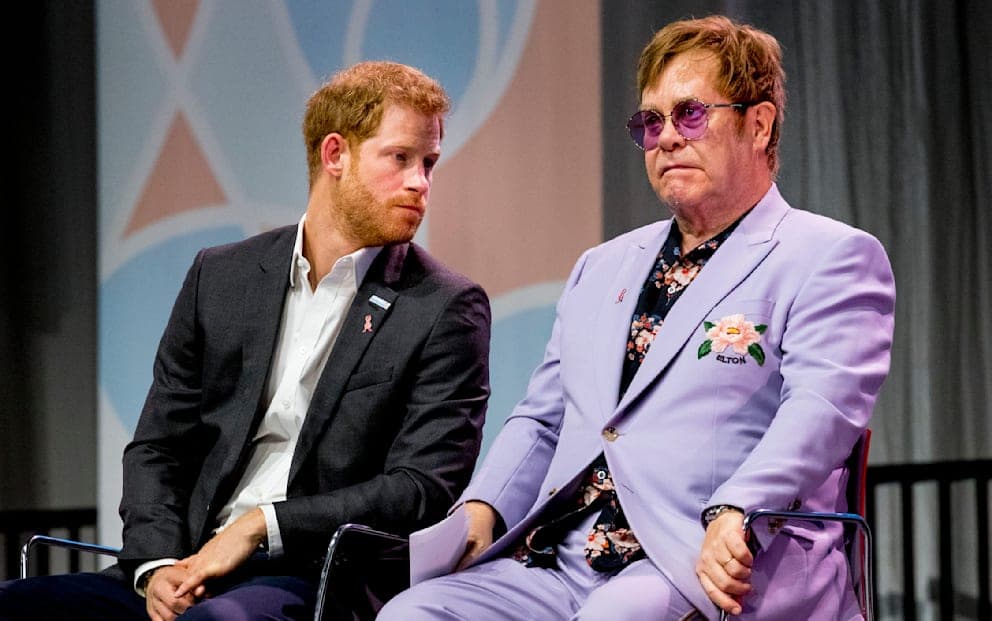 Prinz Harry soll bei Sir Elton John abgeblitzt sein, obwohl die beiden eine enge Freundschaft verbindet.