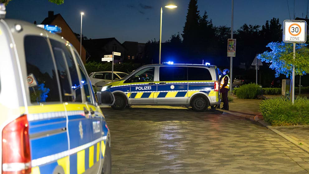 Am Tatort in der Wassenberger Innenstadt: Hier fiel Rocker Ömer (37) den Schüssen zum Opfer.