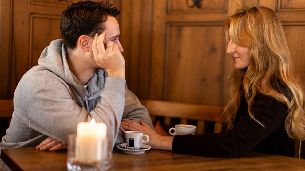 Laura und Mark, 26 Jahre alt, aus München, führen eine offene Beziehung.