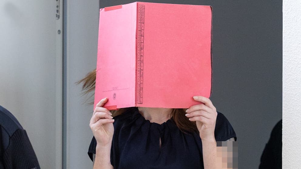 Am letzten Verhandlungstag vor den Gerichtsferien: Die Angeklagte Gina H. (30) im Gerichtssaal.