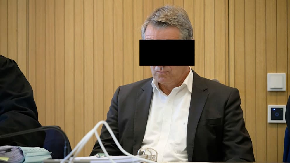 Dr. Dirk B. (65), einstiger Chefarzt, im Gerichtssaal des Landgerichts München.