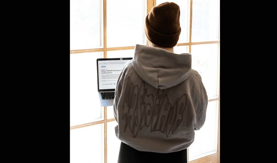 Carola S. unterrichtet eine achte Klasse an einer Brennpunktschule – anonym, wie sie betont.
