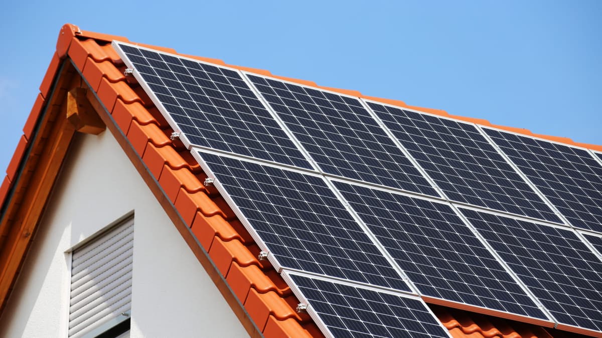 Eigenverbrauch von Solarstrom wird künftig teurer: Für Selbstnutzer kommt ein Aufschlag dazu.