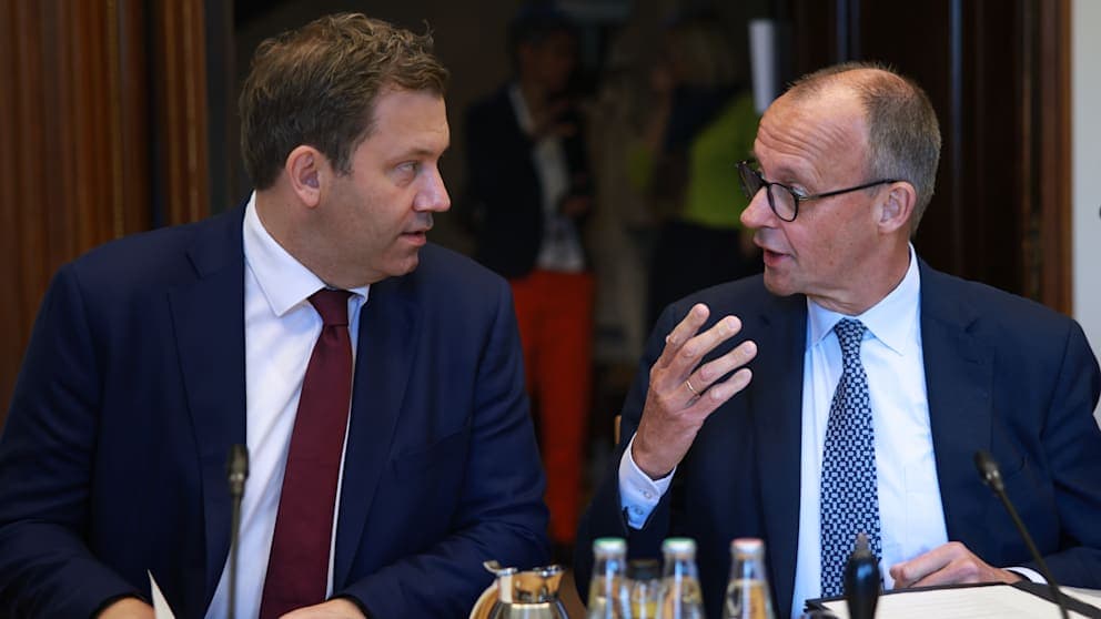 Klandestine Steuererhöher: Lars Klingbeil (48, links) und Friedrich Merz (70)
