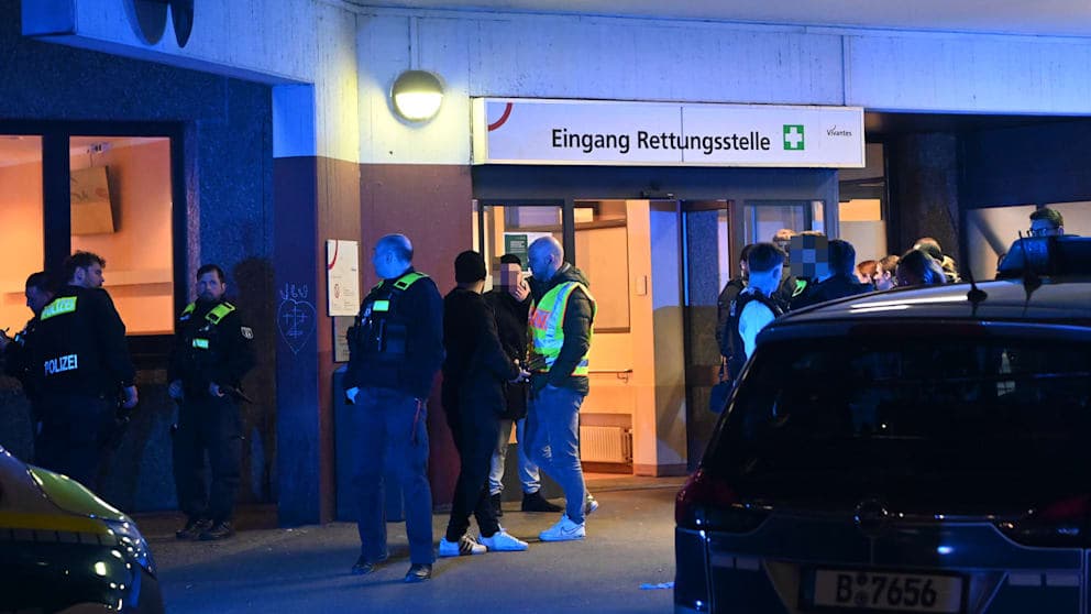 Im Februar 2024 eskalierte die Lage im Berliner Urban-Klinikum: Clan-Angehörige belagerten die Notaufnahme, nachdem Verletzte mit Schuss-, Stich- und Schlagwunden eingeliefert worden waren – die Polizei musste einschreiten.