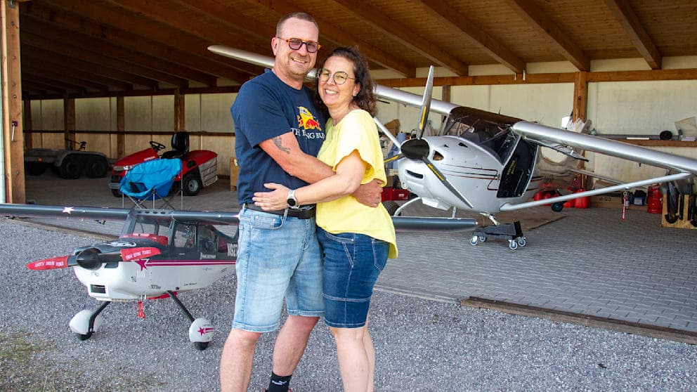 Pilot bringt Flugzeug mit nur einem Rad sicher zur Landung