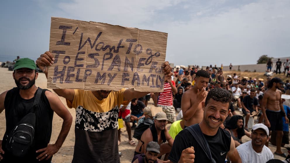 Ceuta: Migranten ohne Papiere streben auf das europäische Festland.