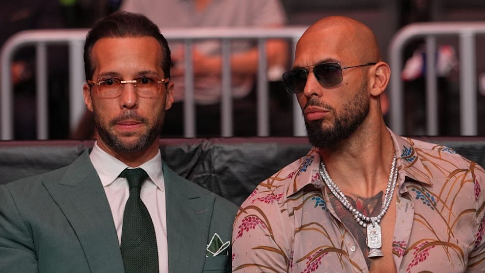 Andrew Tate (39) und sein Bruder Tristan (38) unmittelbar vor ihrer Festnahme im April 2026 in Miami.